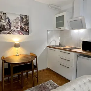 Louis & Elza Old Town Romantic Apartamento